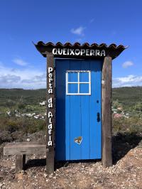 A porta de Queixoperra é o novo miradouro da aldeia