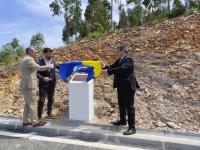 Ler notícia: Nacional 2 já tem marco que assinala o ponto central da estrada que «rasga» o país (c/áudio)