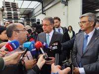 Ler notícia: Presidente da República visitou empresas em Cardigos e almoçou com voluntários em Casais de São Bento (c/áudio e fotos)