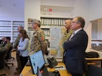 Ministra veio ver a capacidade da Unidade de Apoio Militar de Emergência que está preparada para lidar com catástrofes (c/áudio e fotos)
