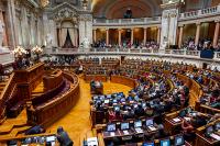 Ler notícia: Proposta aprovada na generalidade por PSD e CDS-PP com abstenções de PS, PAN e JPP