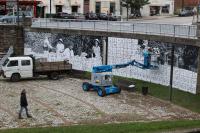 Mural artístico instalado no Jardim da Fonte da Boneca