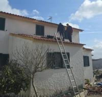 Ler notícia: GNR apela para máximo cuidado na reparação de telhados e uso de geradores