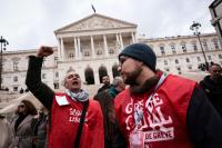 Ler notícia: "grande manifestação nacional" convocada para 17 de abril contra pacote "inimigo dos trabalhadores"