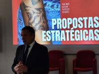 Ler notícia: Alunos de comunicação empresarial apresentaram planos de comunicação para cinco lojas do centro histórico (c/áudio)