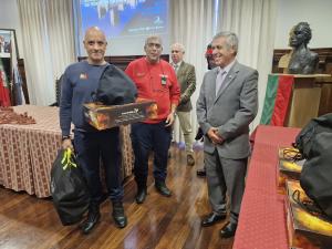 Ler notícia: Em dia de aniversário do concelho, foram os Bombeiros que receberam a prenda (C/ Áudio)