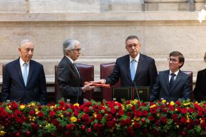 Ler notícia: António José Seguro prestou juramento sobre a Constituição