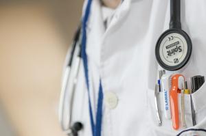 Ler notícia: Ministério da Saúde admite contratar médicos no estrangeiro