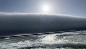Ler notícia: Fenómeno meteorológico raro em praias portuguesas foi formação de «nuvens rolo»