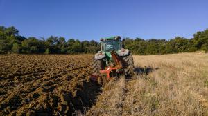 Ler notícia: GNR alerta para acidentes com tratores e máquinas agrícolas que subiram em 2023