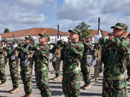 Jovens recrutas juram Bandeira no RAME e assumem compromisso de servir Portugal (c/áudio)
