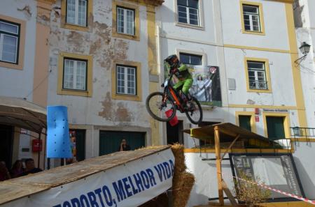 Adrenalina regressa às ruas da vila com a nona edição do Downhill Urbano