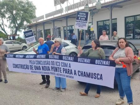 Utentes e sindicatos promovem buzinão para exigir nova ponte na Chamusca