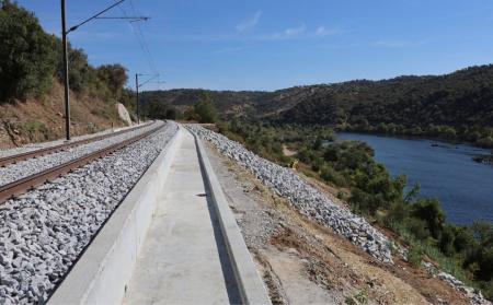 Linha da Beira Baixa retoma hoje circulação no troço Mouriscas-A e Ródão