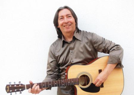 Ler notícia: Músico Armando Gama morre aos 67 anos