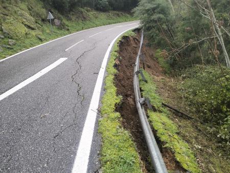 Reaberto trânsito a veículos ligeiros em parte da EN358-2, com desvio por Casal da Serra