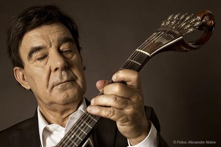 Ler notícia: Morreu o mestre da guitarra Portuguesa