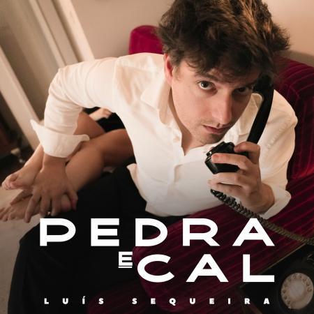 Ler notícia: Cantor apresenta «Pedra e Cal», novo single antecipa chegada do novo disco