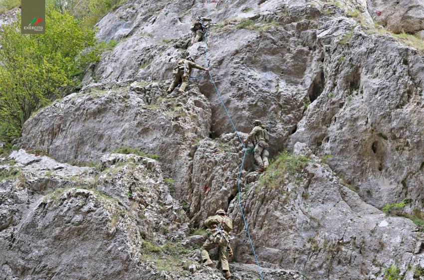 Exército conduz exercício para testar capacidade de reação a sismo