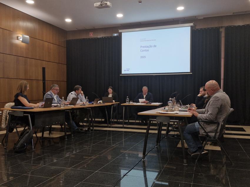 Prestação de Contas 2025 da Câmara e dos SMA aprovadas pela maioria PS (C/ Áudio)