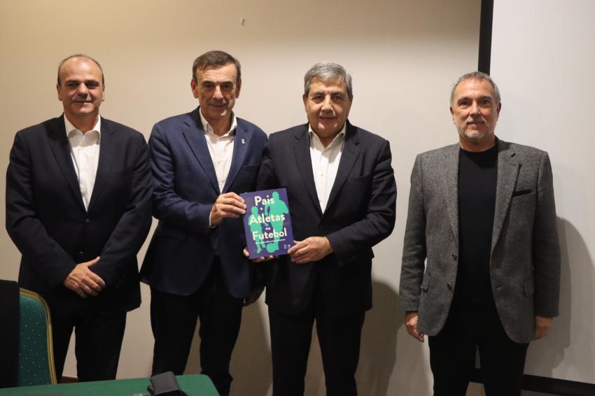 Desarmonia entre jovens futebolistas e os pais debatida em livro