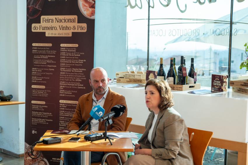 O fumeiro do país junta-se ao vinho e pão em evento de três dias (c/áudio)