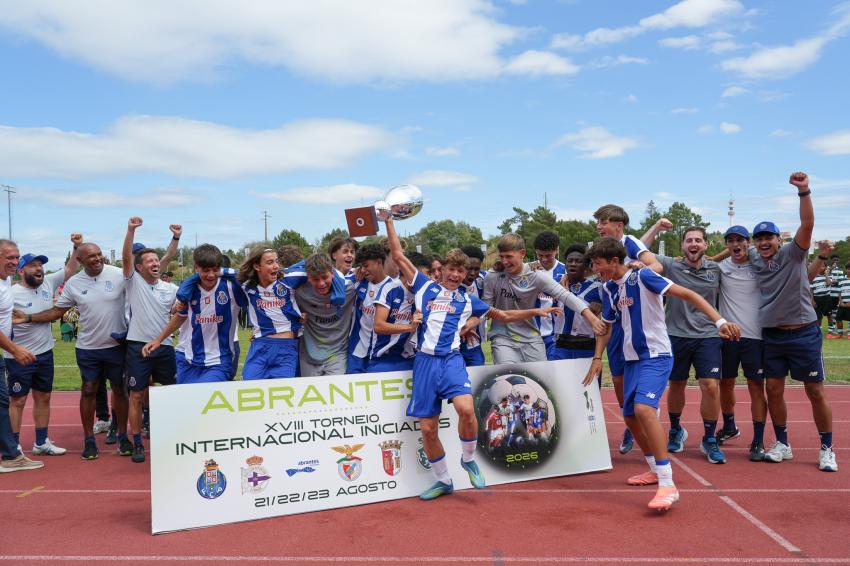 FC Porto revalida título no Torneio Internacional de Iniciados (c/fotos)