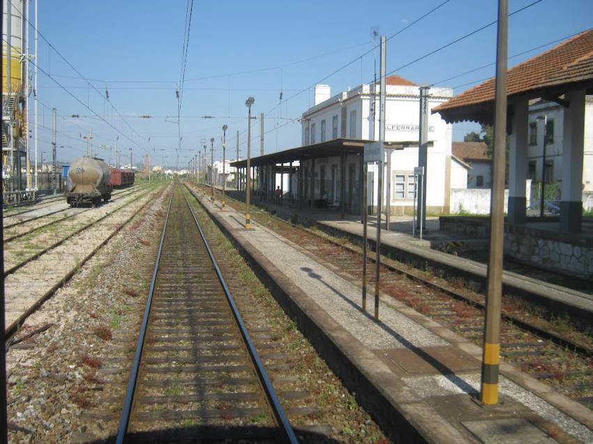 PSD critica qualidade de serviço na ferrovia e questiona Governo sobre investimentos