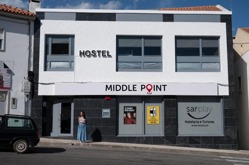 Hostel Middle Point disponibiliza balneários à população afetada pela falta de água e de luz