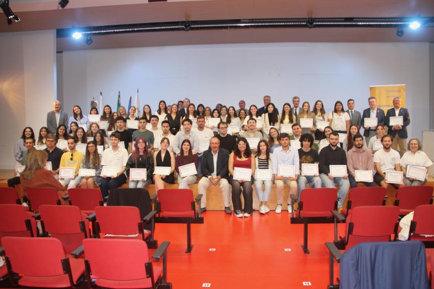Abrantes reforça bolsas para estudantes do ensino superior. CHEGA questiona quantos jovens ficam de fora por dificuldades económicas (c/áudio)
