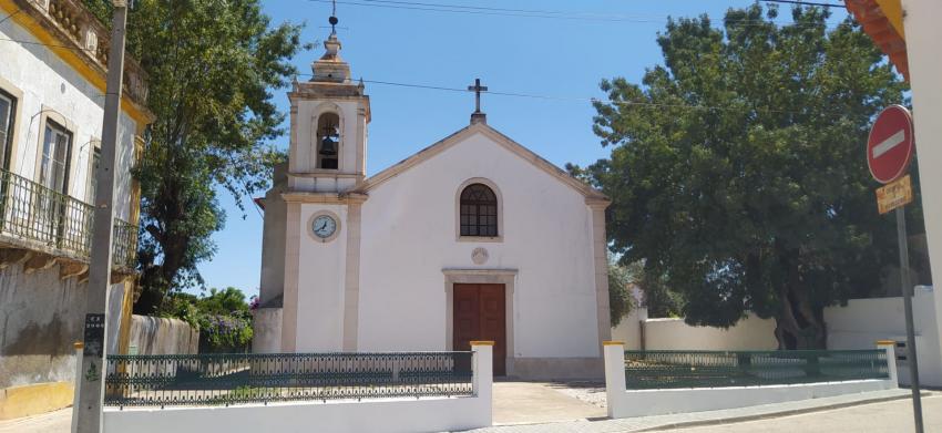 Assaltantes roubam dinheiro e ouro da Igreja de Nossa Senhora da Oliveira