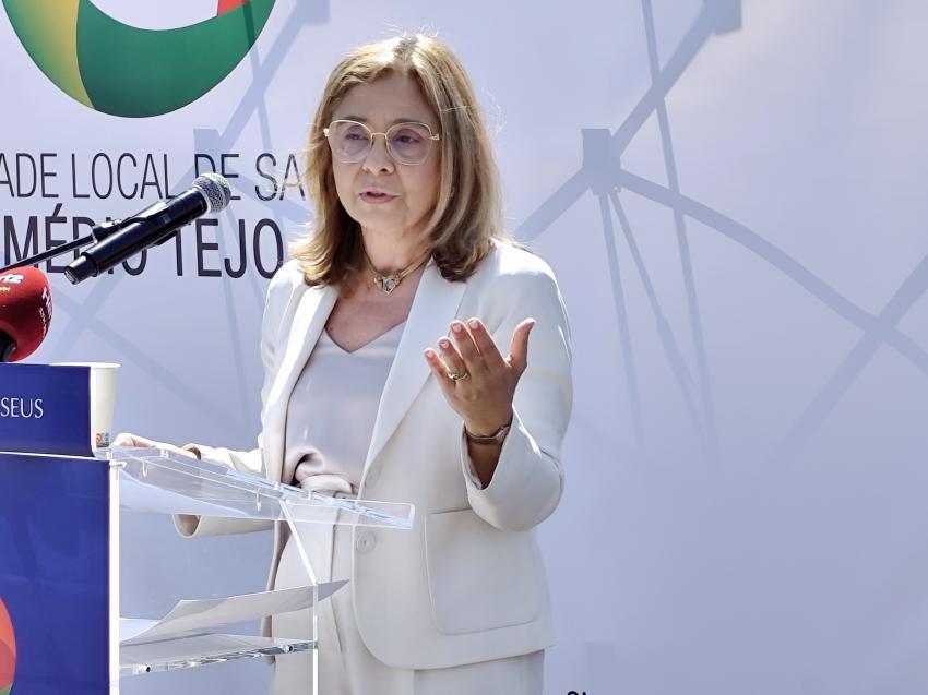 Ministra da Saúde alerta para possível impacto da onda de calor na mortalidade