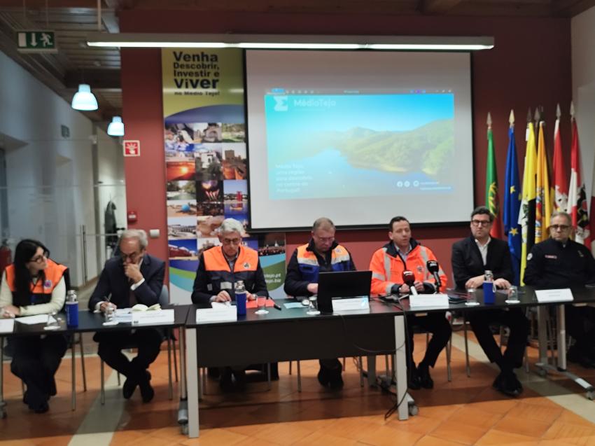 Autarcas do Médio Tejo alertam para milhares sem energia 14 dias após tempestade Kristin (c/áudio)