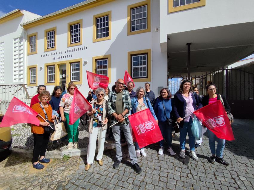 Trabalhadores da Misericórdia protestam contra pagamento faseado de salários (c/áudio)