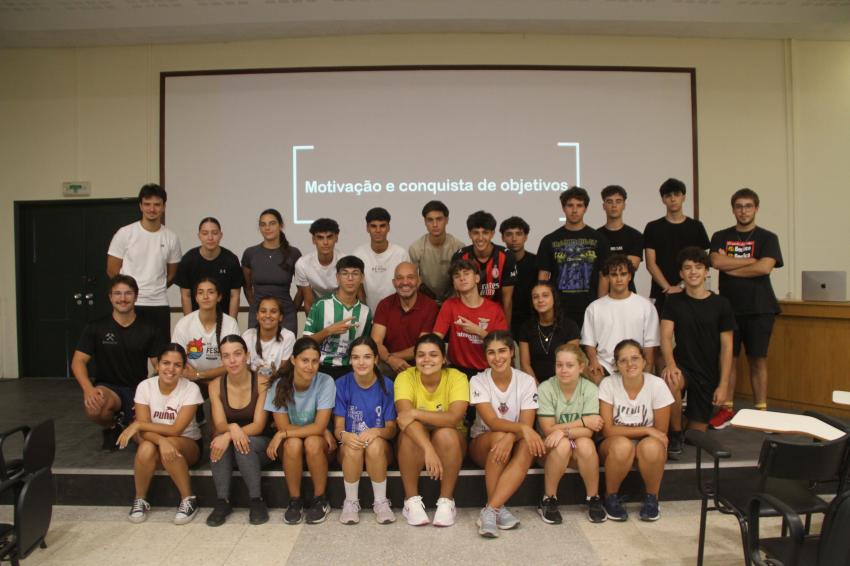 Sete dias para aprender a liderar: Curso de Liderança desafiou 28 jovens em Abrantes (c/áudio e galeria fotos)