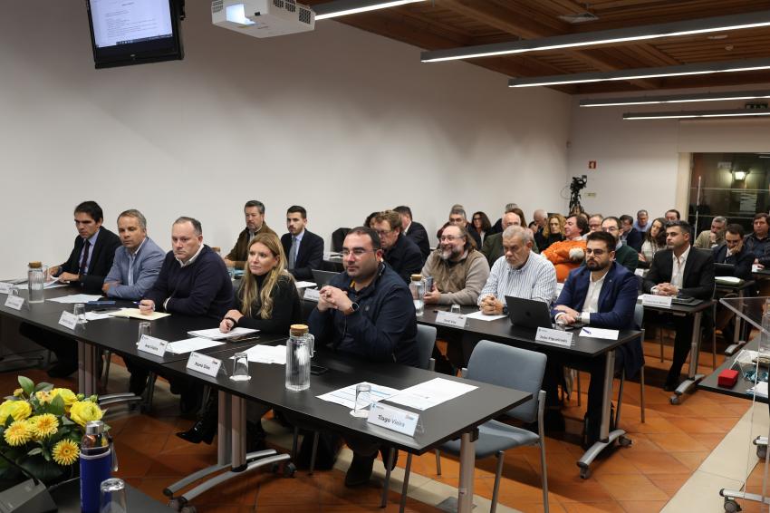 Deputados tomam posse na Assembleia Intermunicipal e orçamento da CIM é unânime para 2026