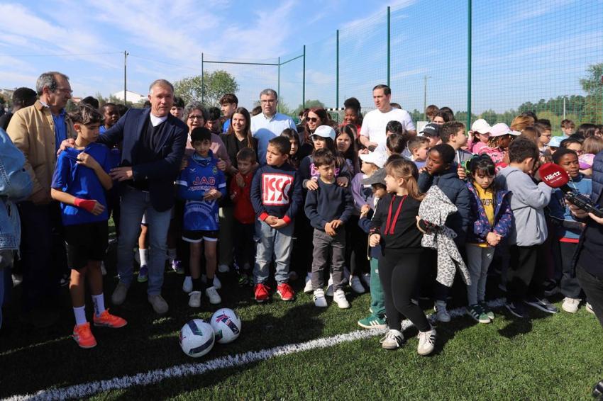 Município inaugurou campo sintético na Escola Otávio Duarte Ferreira (c/áudio)