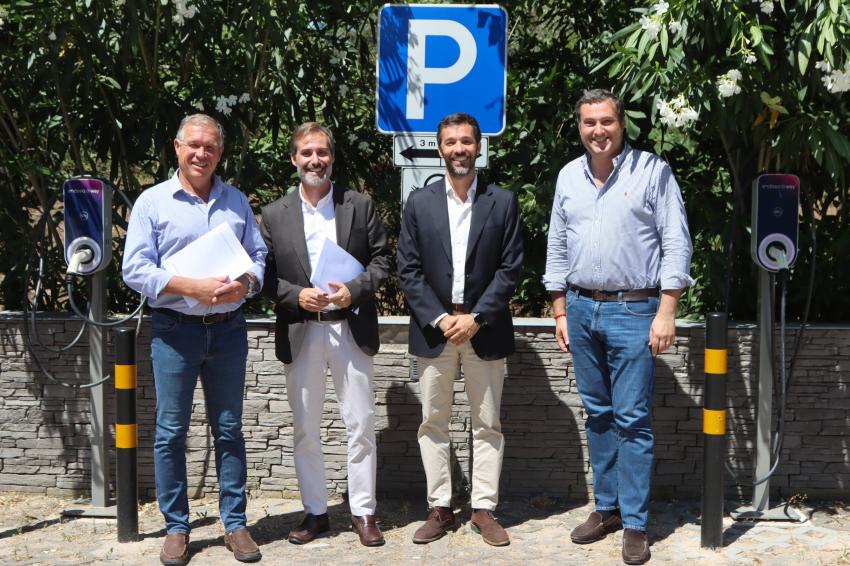 Município e Endesa assinam protocolo para cinco carregadores elétricos para as viaturas municipais