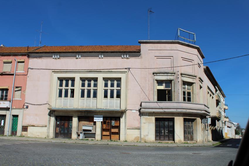 PSD alerta para imóveis degradados e questiona futuro do antigo cinema (c/áudio)