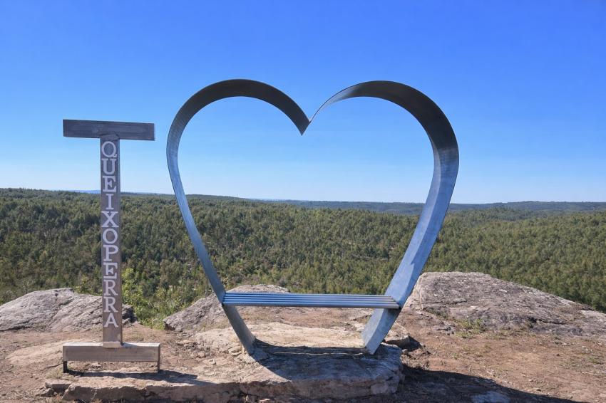 Queixoperra ganha coração gigante no Miradouro das Safras