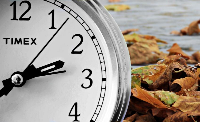 Relógios atrasam uma hora na madrugada de domingo