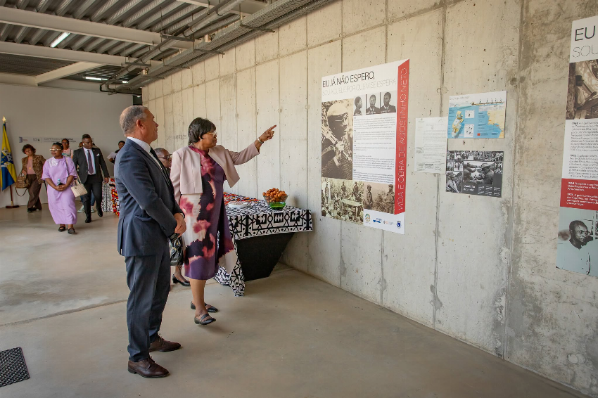 Exposição sobre Agostinho Neto reforça ligação entre Abrantes e comunidade angolana