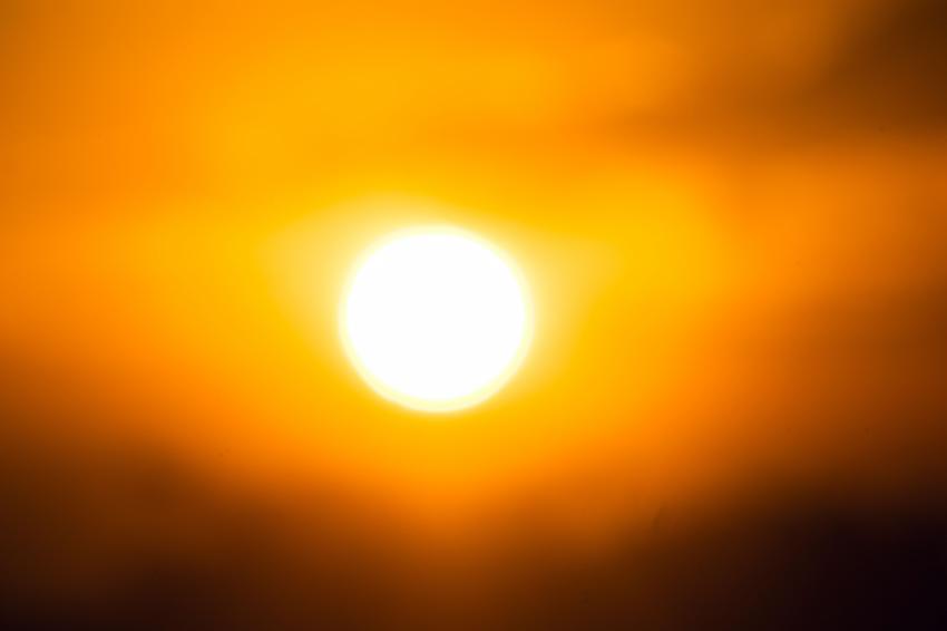 Nove distritos sob aviso amarelo no domingo e segunda-feira devido ao calor