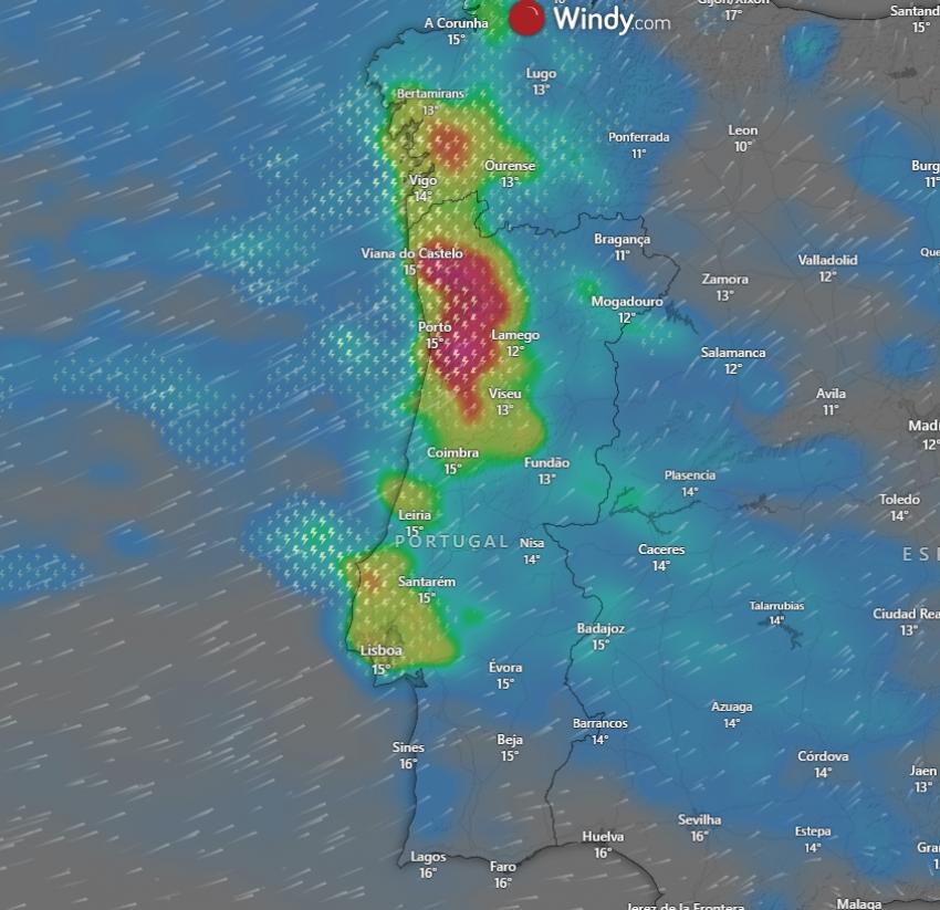Chuva forte regressa a Portugal continental terça e quarta-feira