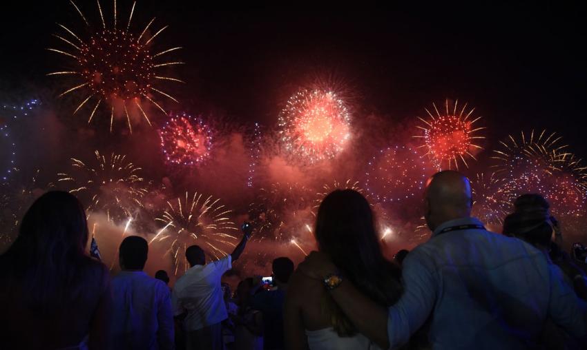 Covid-19: Festejos do novo ano afetados por novas restrições em muitos países