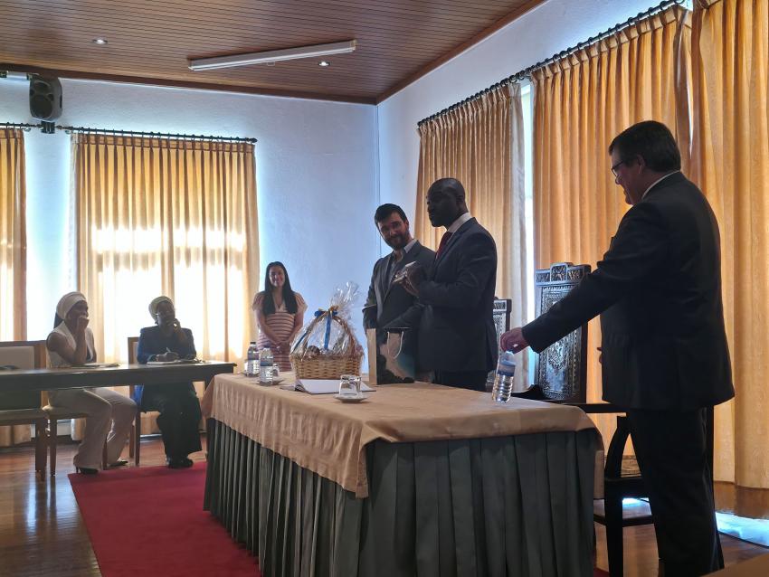 Embaixador de São Tomé e Príncipe esteve de visita e acompanhou integração de estudantes 