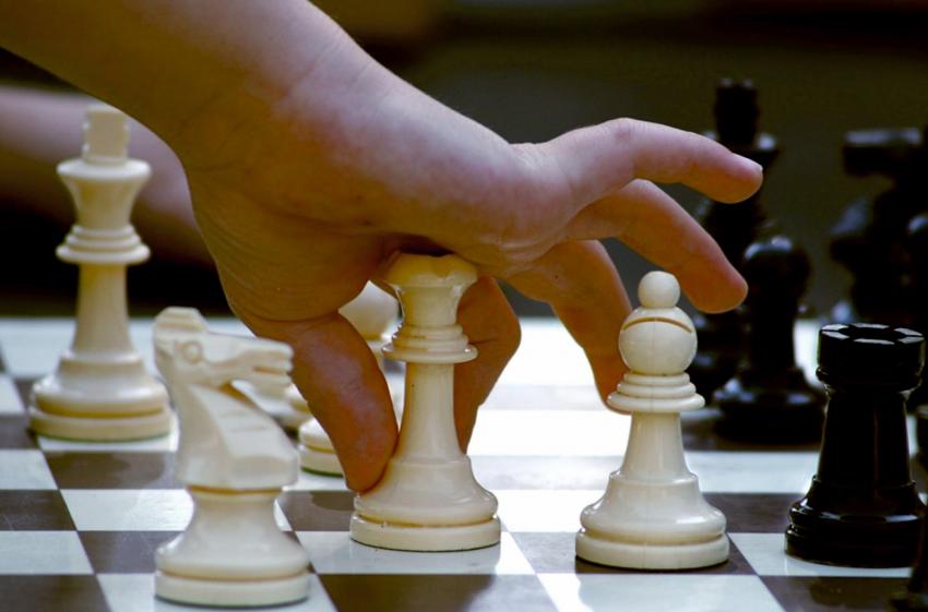Torneio de Xadrez e aula aberta ‘Yoga do Sentir’ na Feira de Enchidos, Queijo e Mel