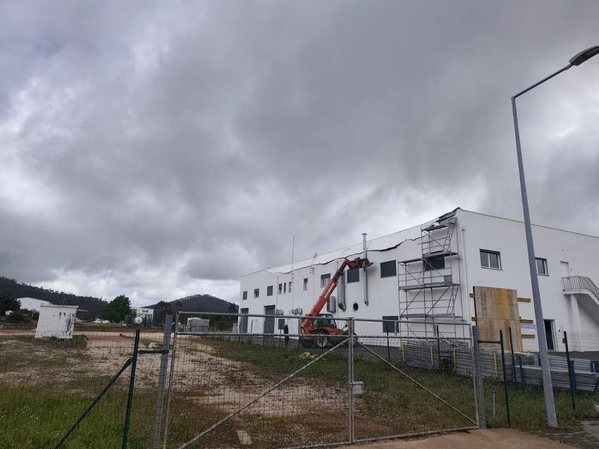 Trabalhos de reparação da cobertura do CIES já arrancaram