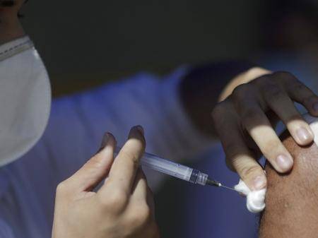 Covid-19: Mais de metade da população com vacinação completa - DGS