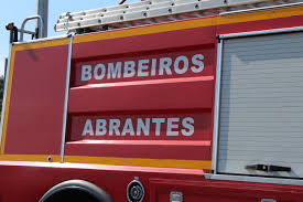 Bombeiros resgatam homem que ficou «preso» no Tejo com a subida do caudal (c/áudio)